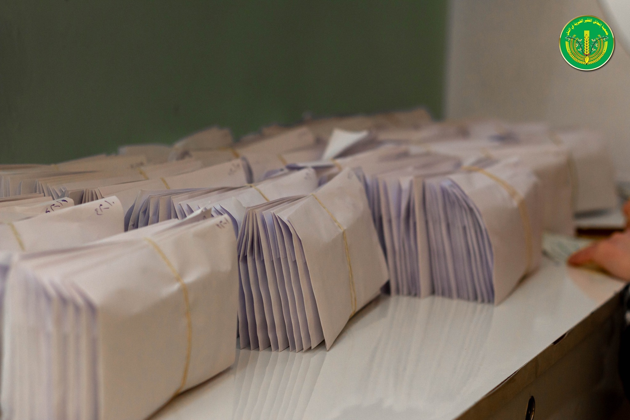 الانتهاء من توزيع المساعدات المالية والعينية للشهر الرابع للمدرجين والأيتام.💚✨